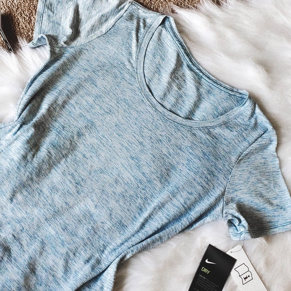 NEW NIKE DRI FIT TEE